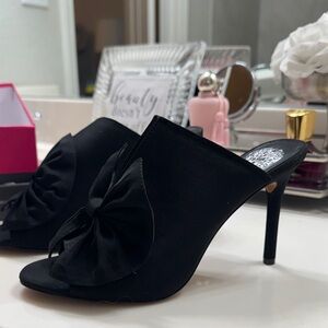 Vince Camuto Black Heels with Bow Accent